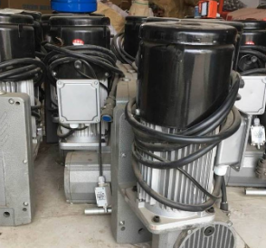 電動卷揚(yáng)機(jī)和電動吊籃提升機(jī)的區(qū)別